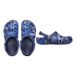 Crocs Unisex Classic Camo Clogs Navy Camo - Image 3